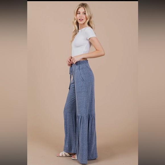 Solid Tiered Wide Leg Flare Pants - Picture 3 of 6
